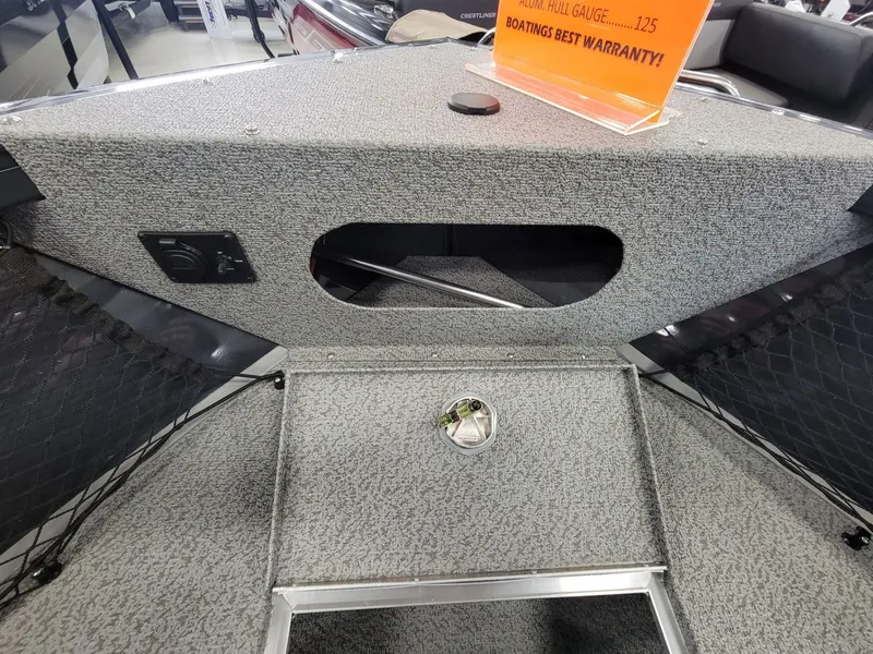 Slide: The Image of Crestliner 2050 Commander 2026 - 23