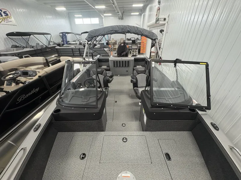 Slide: The Image of Crestliner 2250 Authority 2026 - 10