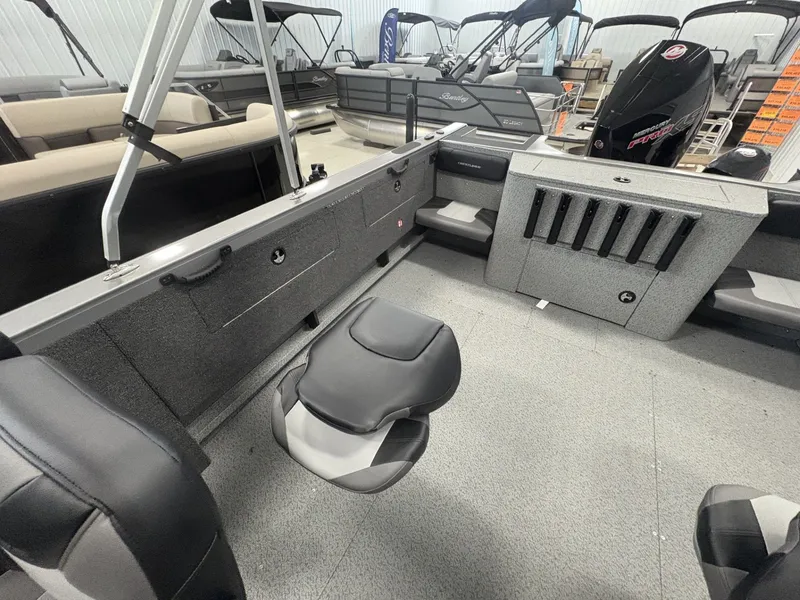 Slide: The Image of Crestliner 2250 Authority 2026 - 18