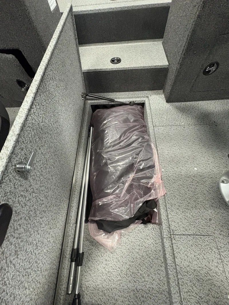 Slide: The Image of Crestliner 2250 Authority 2026 - 22