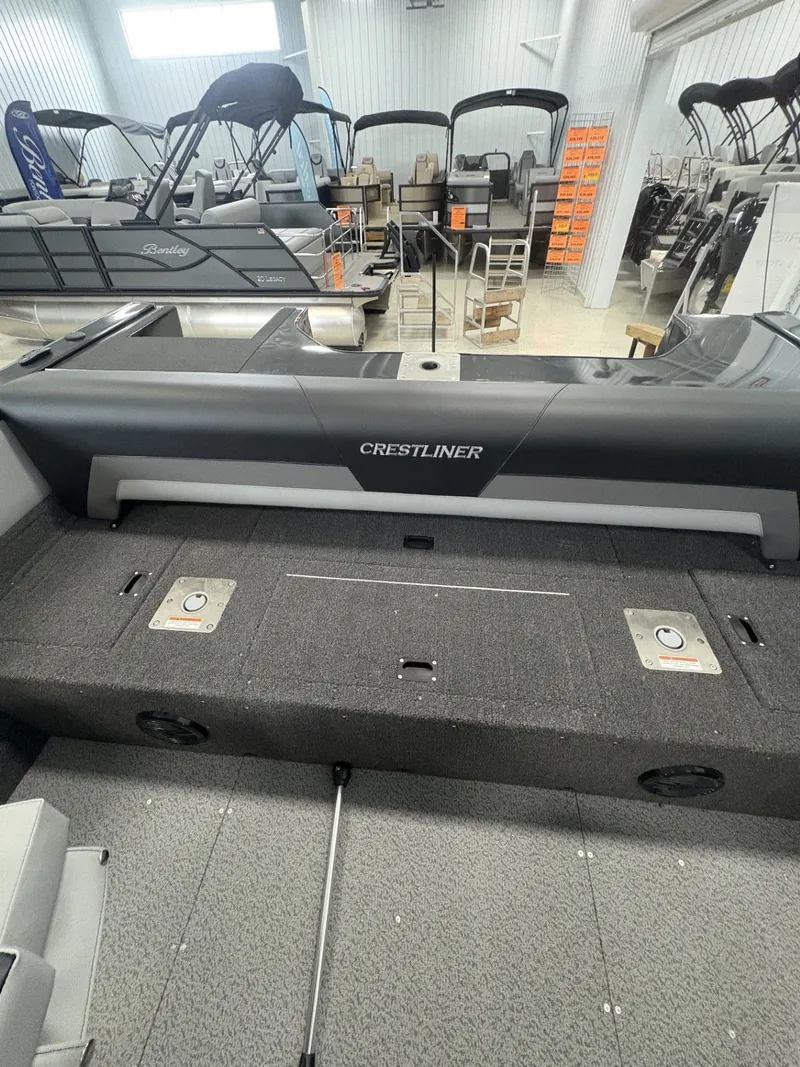 Slide: The Image of Crestliner 2250 Sportfish 2026 - 10