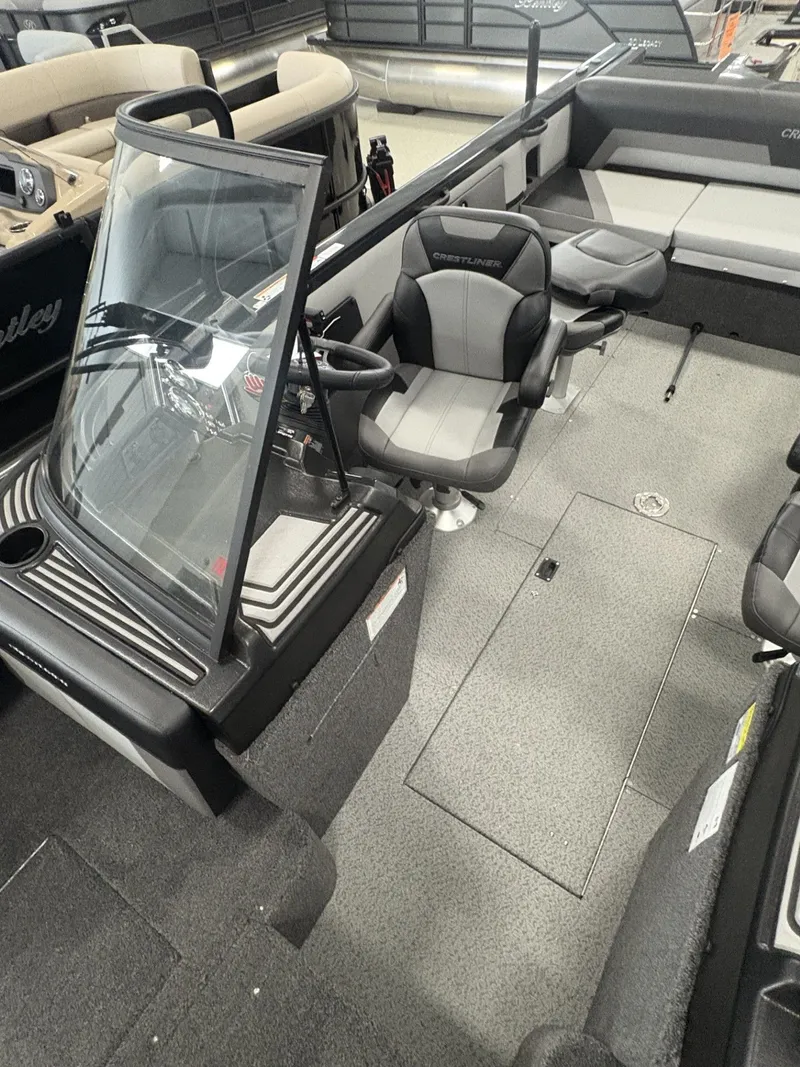 Slide: The Image of Crestliner 2250 Sportfish 2026 - 20