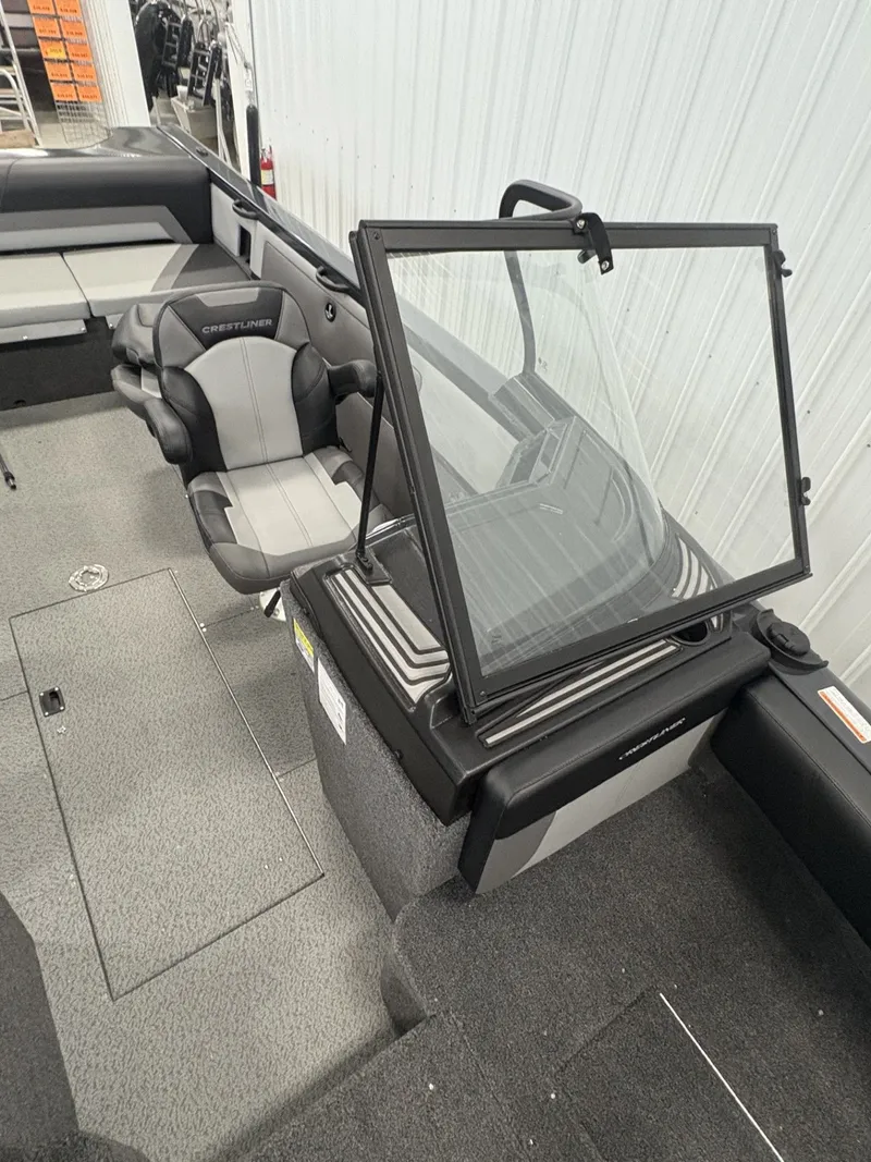 Slide: The Image of Crestliner 2250 Sportfish 2026 - 23
