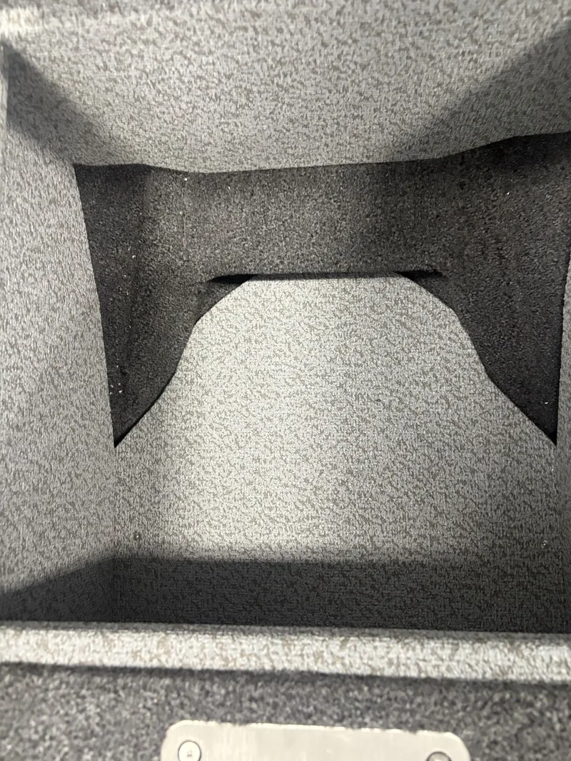 Slide: The Image of Crestliner 2250 Sportfish 2026 - 30