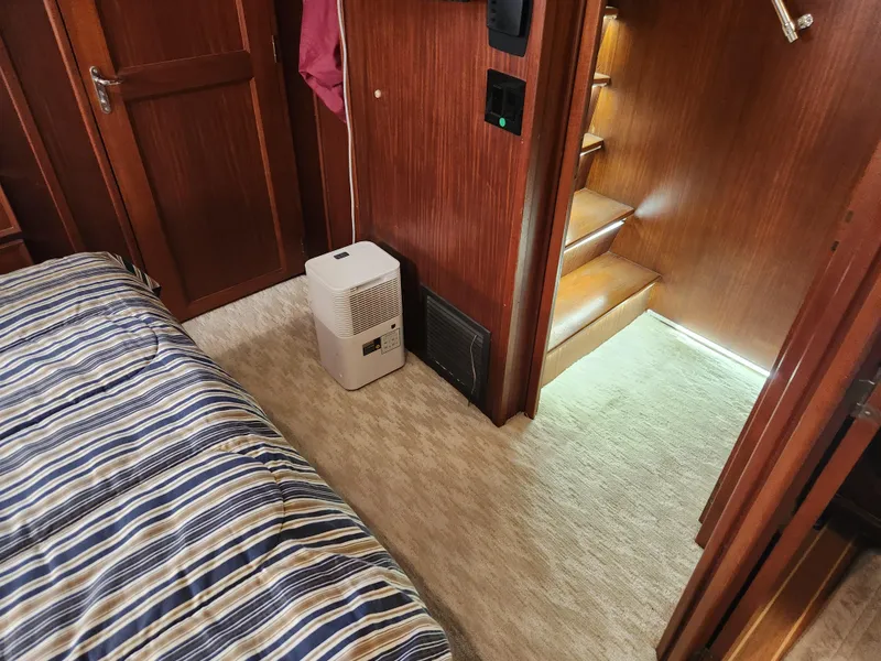 Slide: The Image of Hatteras 58 Long Range Cruiser 1979 - 102