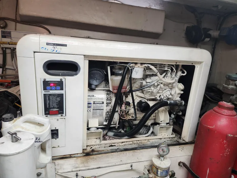 Slide: The Image of Hatteras 58 Long Range Cruiser 1979 - 112