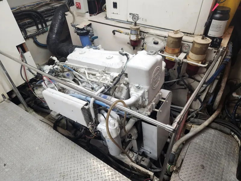 Slide: The Image of Hatteras 58 Long Range Cruiser 1979 - 117