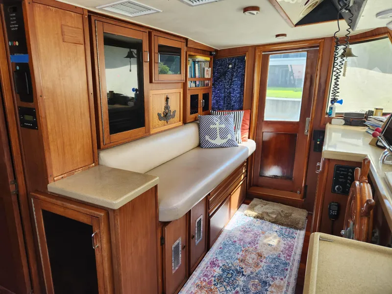 Slide: The Image of Hatteras 58 Long Range Cruiser 1979 - 50