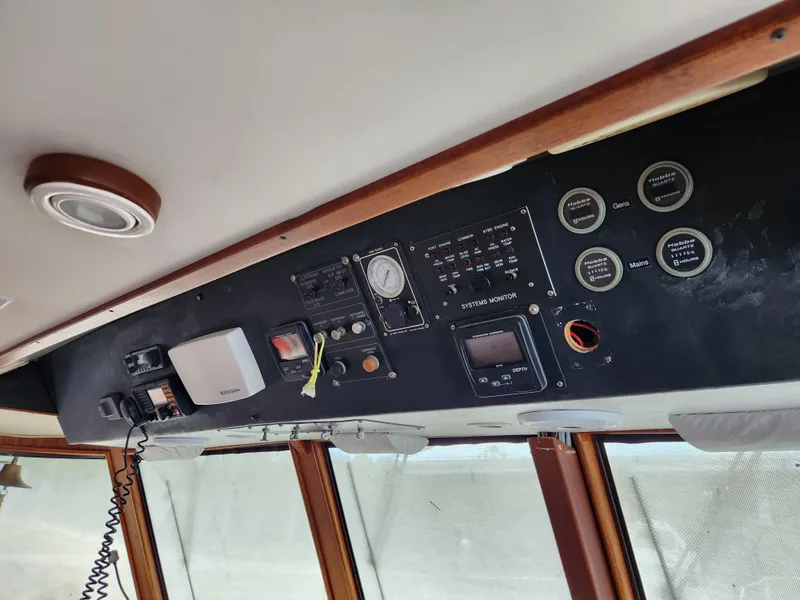 Slide: The Image of Hatteras 58 Long Range Cruiser 1979 - 53