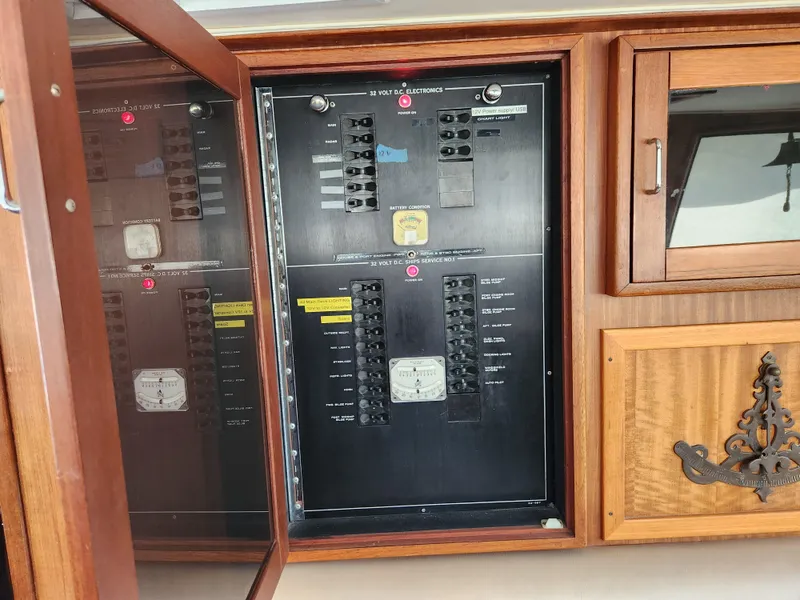 Slide: The Image of Hatteras 58 Long Range Cruiser 1979 - 56