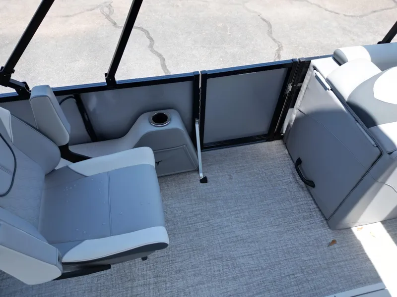 Slide: The Image of Tahoe LTZ VRB23T 2025 - 14