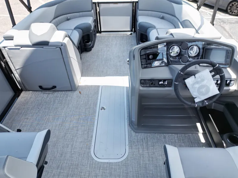 Slide: The Image of Tahoe LTZ VRB23T 2025 - 17