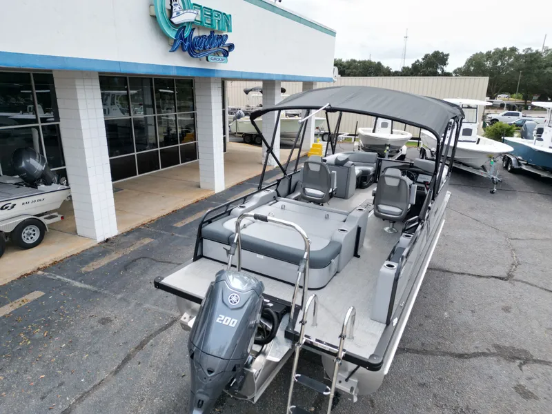 Slide: The Image of Tahoe LTZ VRB23T 2025 - 26