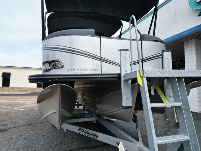 Slide: The Image of Tahoe LTZ VRB23T 2025 - 31