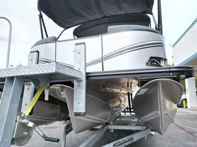 Slide: The Image of Tahoe LTZ VRB23T 2025 - 32