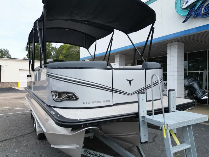 Slide: The Image of Tahoe LTZ VRB23T 2025 - 48