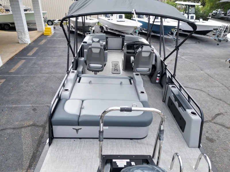 Slide: The Image of Tahoe LTZ VRB23T 2025 - 49