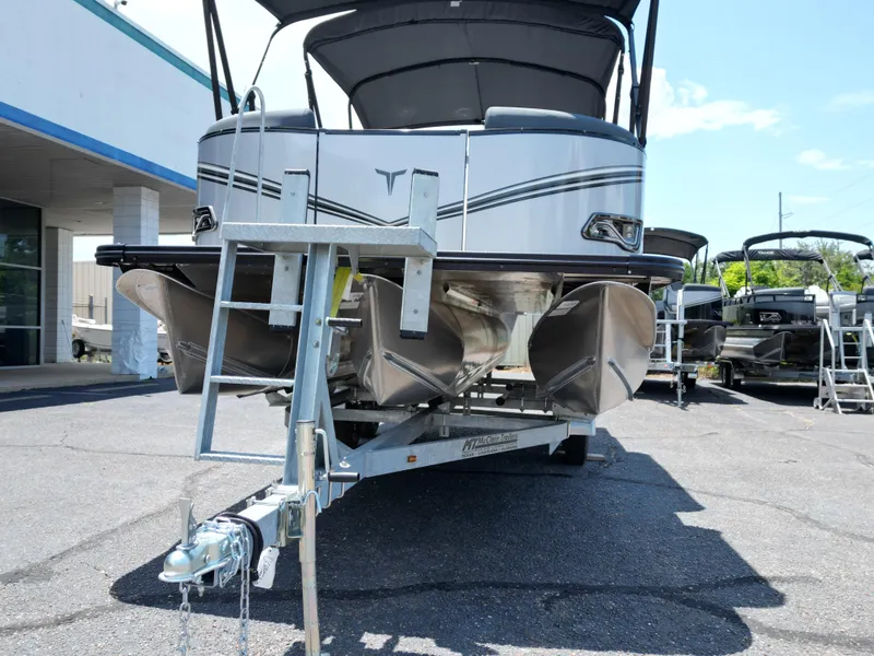 Slide: The Image of Tahoe LTZ VRB23T 2025 - 5