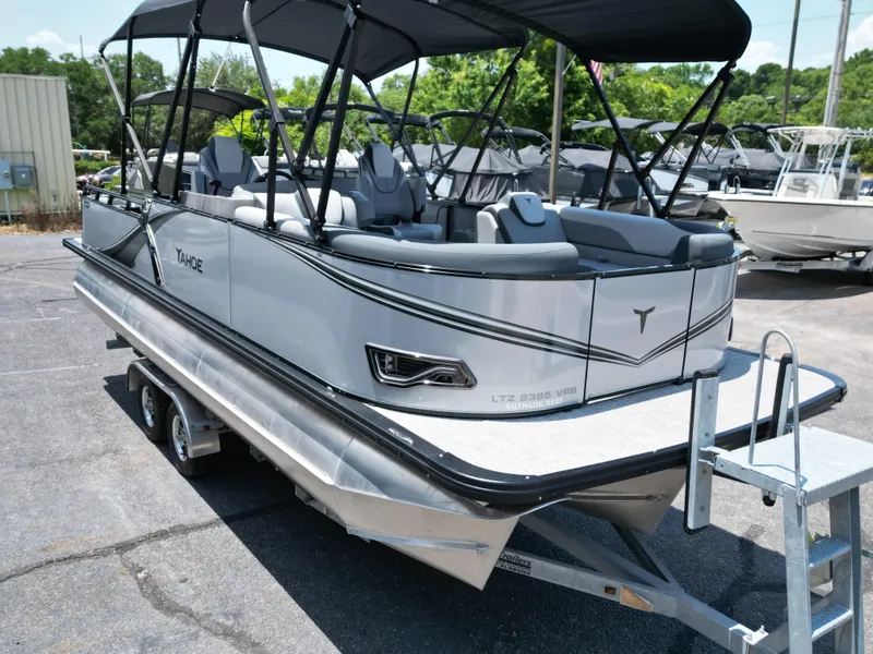 Slide: The Image of Tahoe LTZ VRB23T 2025 - 8