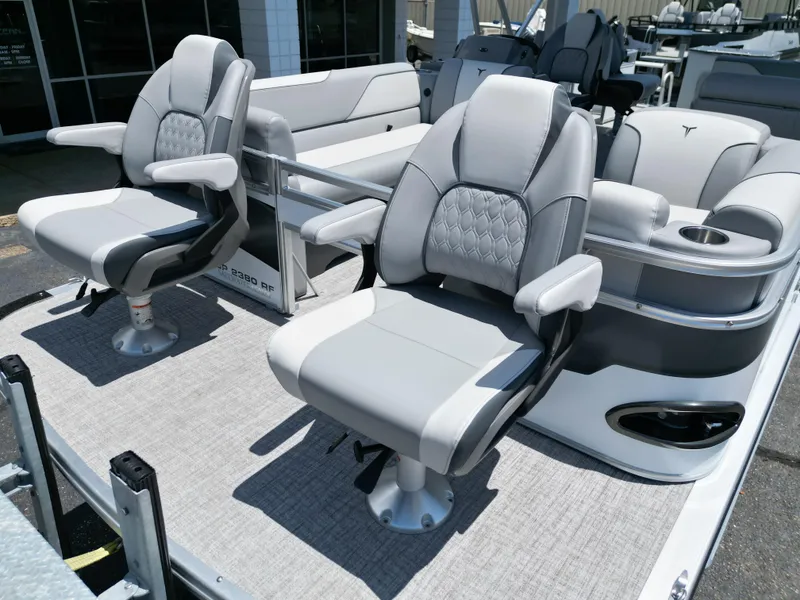 Slide: The Image of Tahoe SPT RF21T 2025 - 15