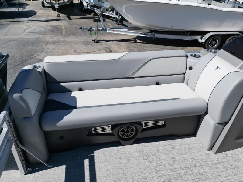 Slide: The Image of Tahoe SPT RF21T 2025 - 53