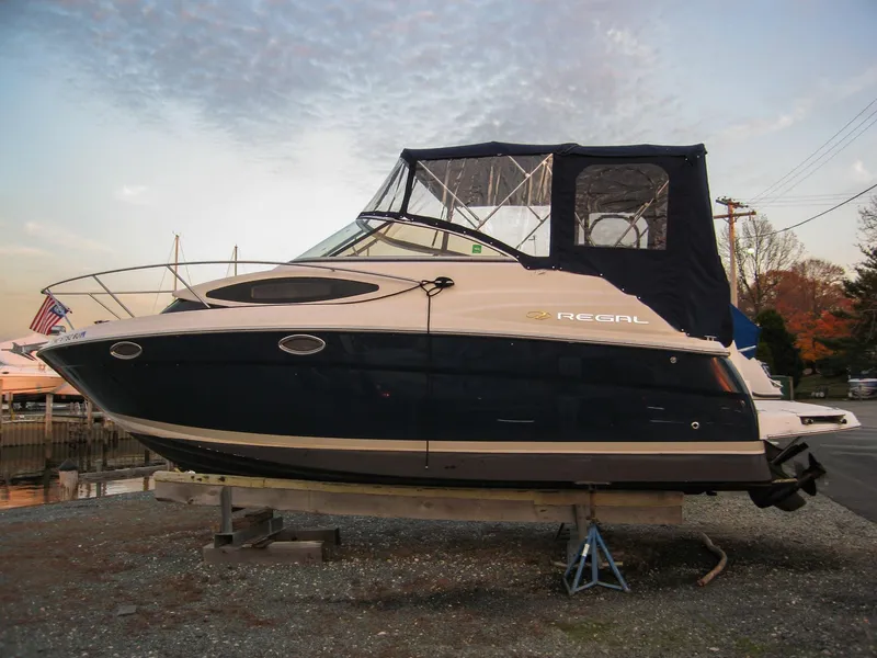 Slide: The Image of Regal 2565 Window Express 2006 - 10