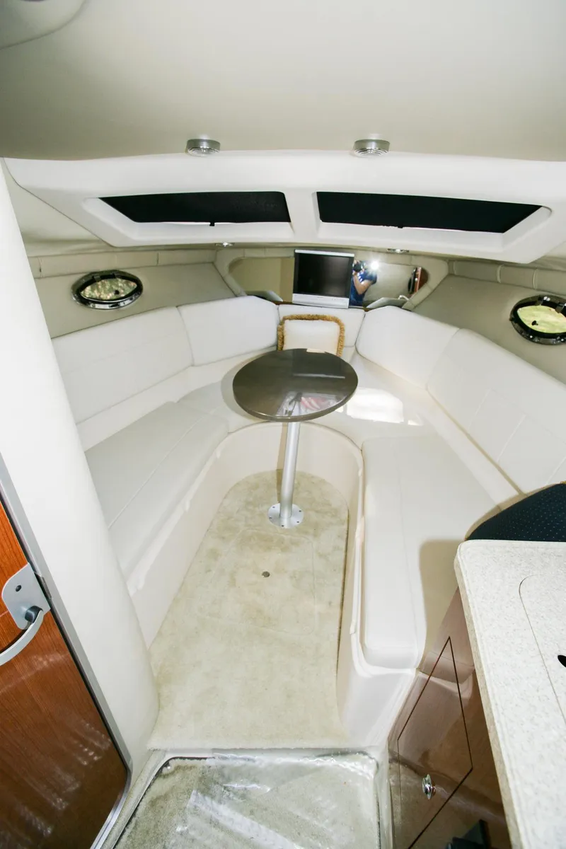 Slide: The Image of Regal 2565 Window Express 2006 - 36