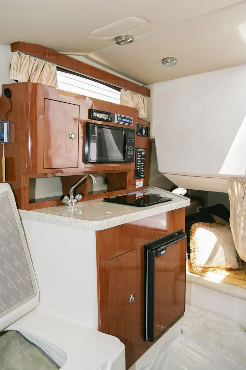 Slide: The Image of Regal 2565 Window Express 2006 - 38