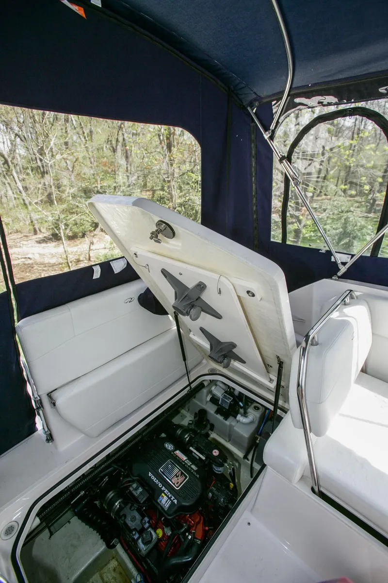 Slide: The Image of Regal 2565 Window Express 2006 - 43