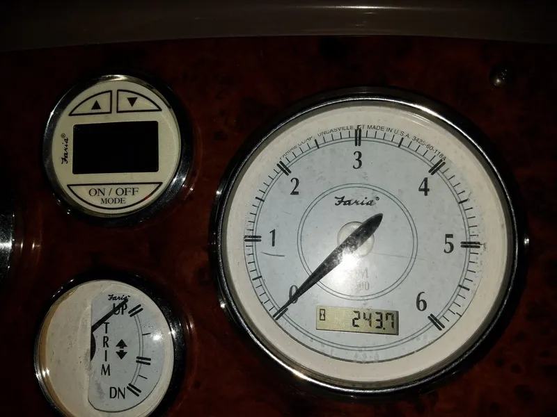 Slide: The Image of Regal 2565 Window Express 2006 - 46