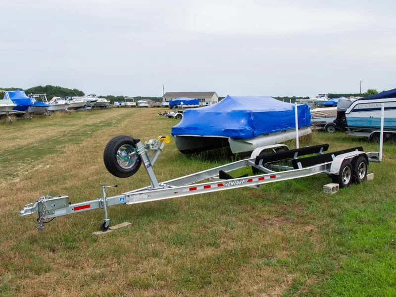 Slide: The Image of Regal 2565 Window Express 2006 - 48