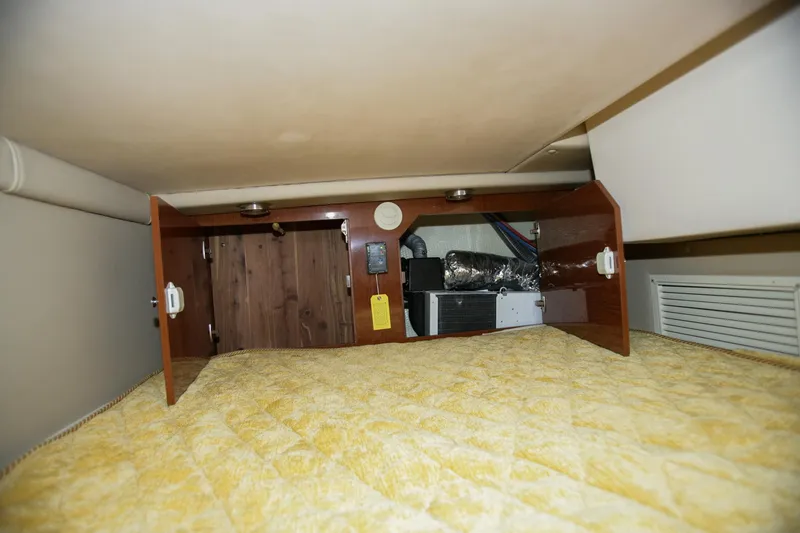 Slide: The Image of Regal 2565 Window Express 2006 - 76