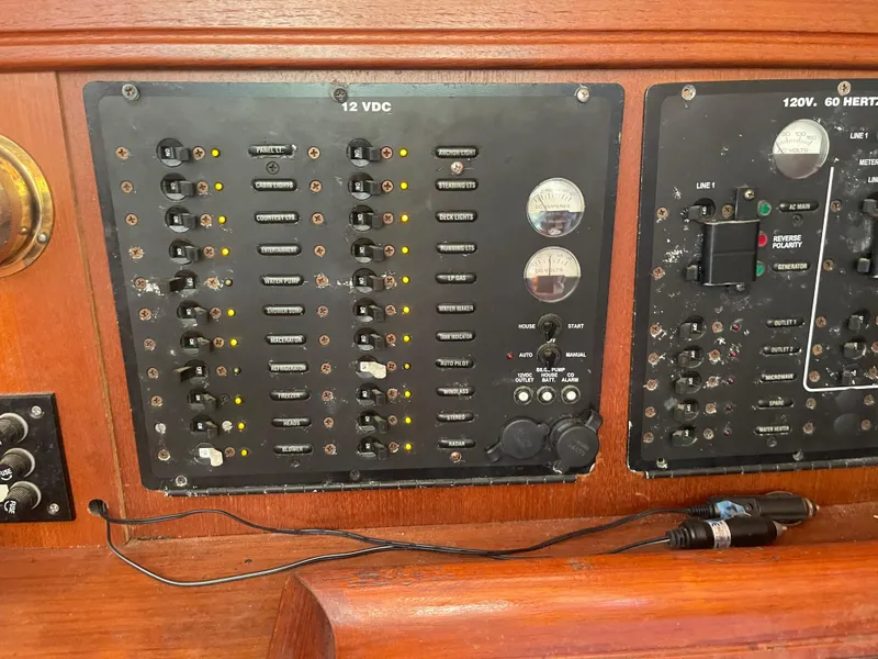 Slide: The Image of Close-up of rigging on a 2004 Hunter 44 DS Deck Salon sailboat. - 48