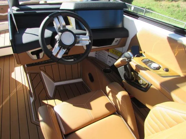 Slide: The Image of Nautique G25 2025 - 13