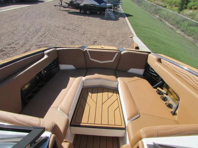 Slide: The Image of Nautique G25 2025 - 14