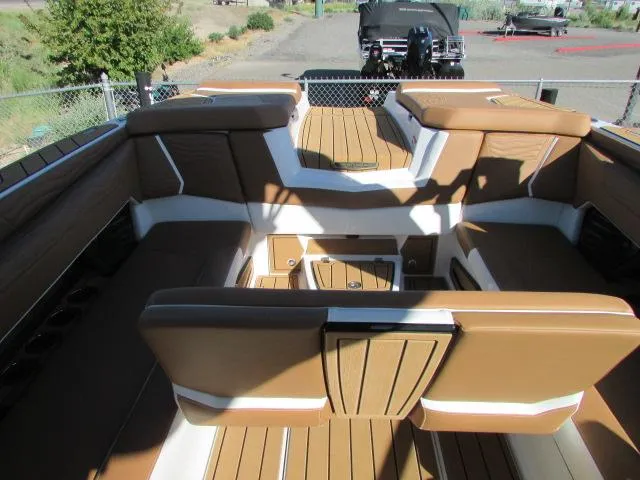 Slide: The Image of Nautique G25 2025 - 20