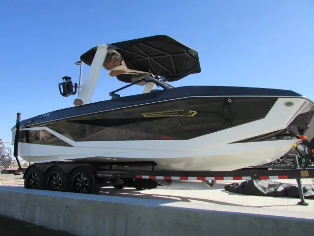 Slide: The Image of Nautique G25 2025 - 3