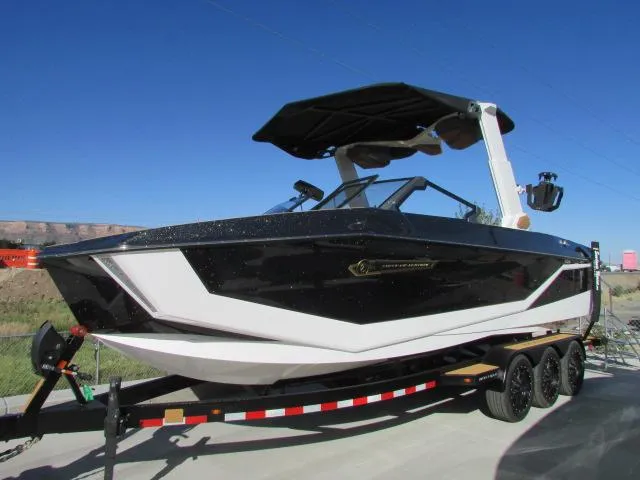 Slide: The Image of Nautique G25 2025 - 6