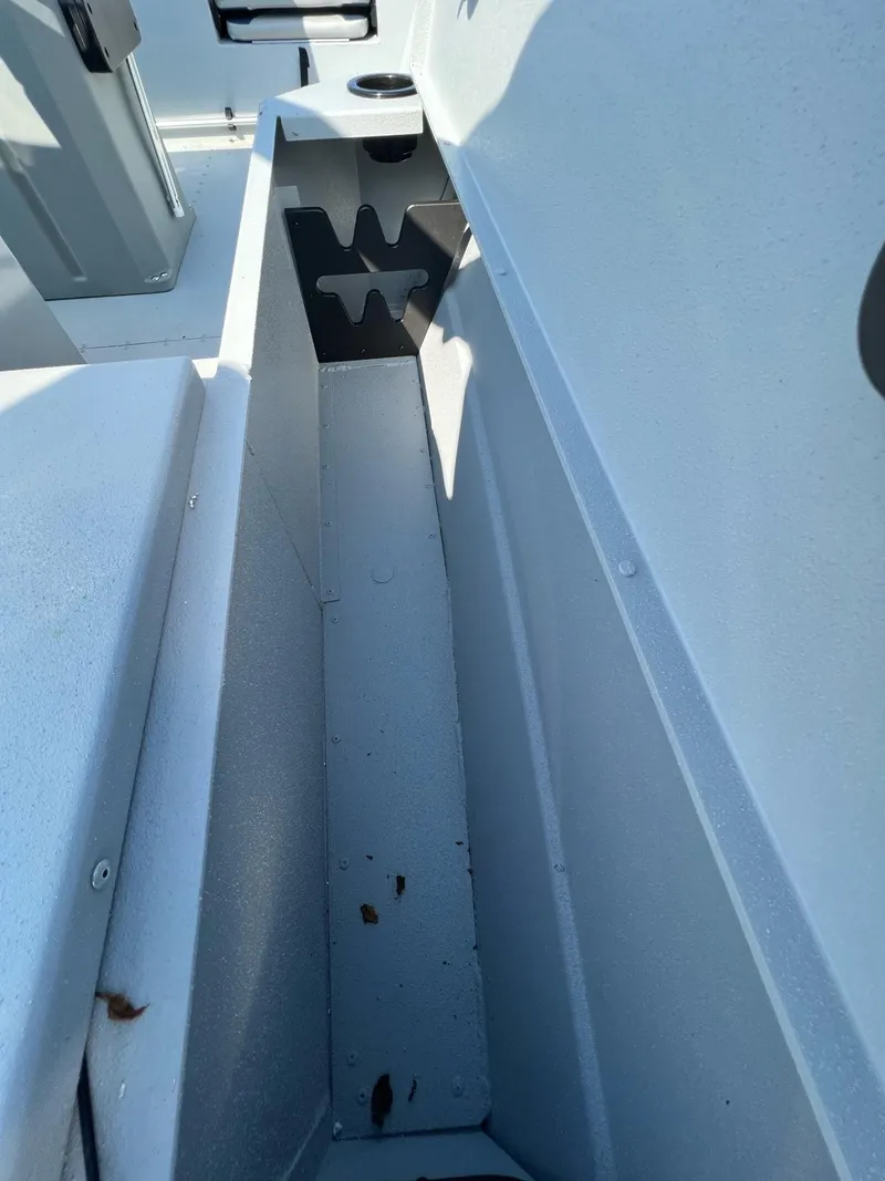 Slide: The Image of G3 Gator Tough Tunnel 20 CCJ DLX 2025 - 35