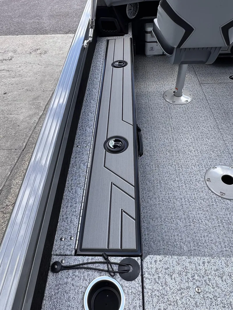 Slide: The Image of Starcraft 188 Delta DC 2025 - 33