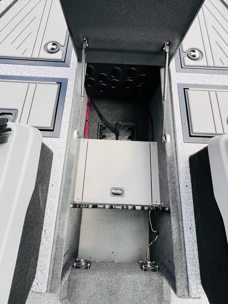 Slide: The Image of Starcraft 188 Delta DC 2025 - 8