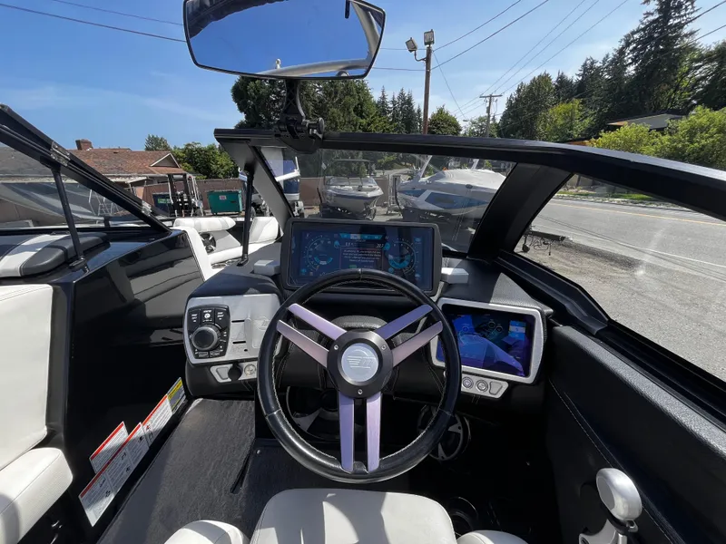 Slide: The Image of Malibu Wakesetter 21 VLX 2017 - 12