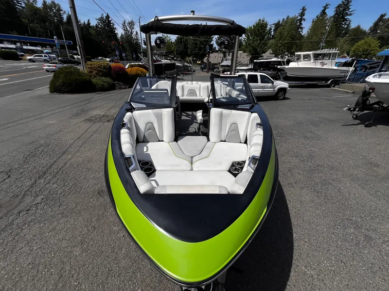 Slide: The Image of Malibu Wakesetter 21 VLX 2017 - 14