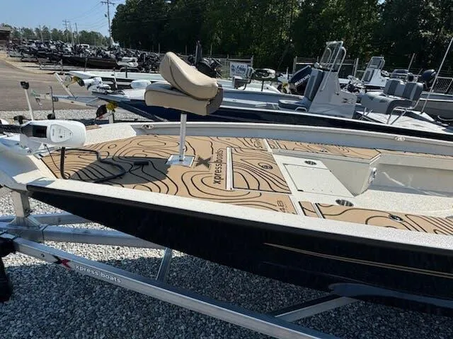 Slide: The Image of Xpress Hyper-Lift Bay Series H24 BAY 2026 - 4