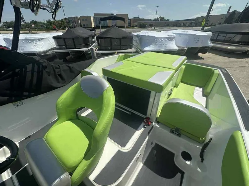 Slide: The Image of Heyday Wake Boats WT-1 2017 - 10