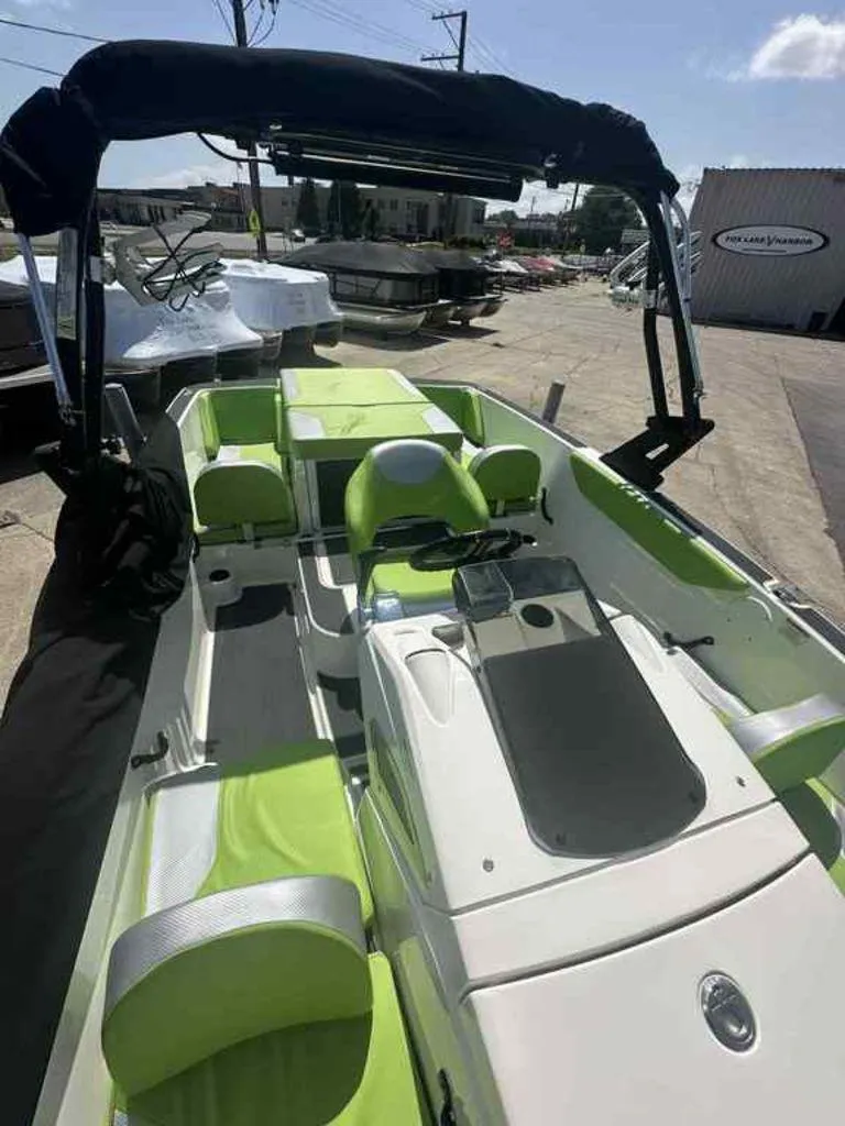 Slide: The Image of Heyday Wake Boats WT-1 2017 - 14