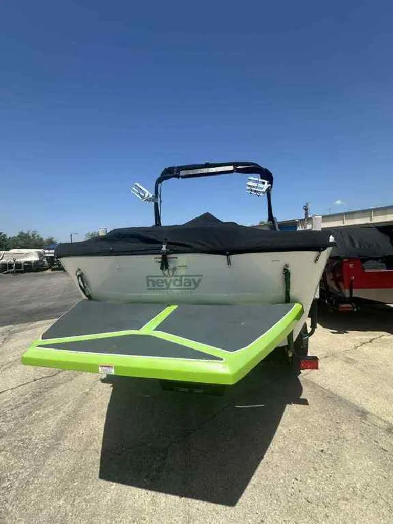 Slide: The Image of Heyday Wake Boats WT-1 2017 - 16