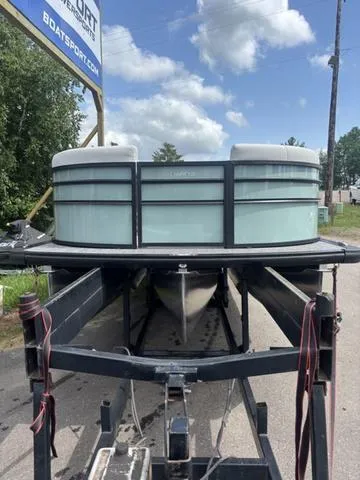 Slide: The Image of Harris Cruiser 230 SLDH 2026 - 6