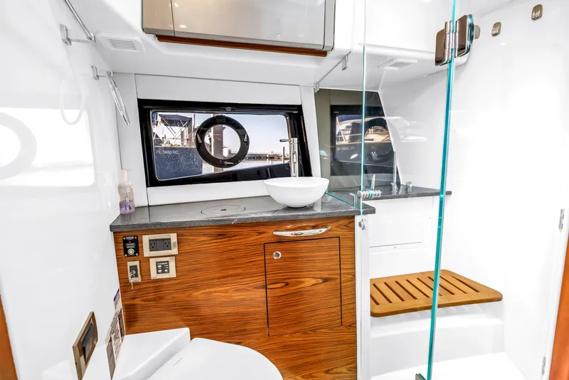 Slide: The Image of Boston Whaler 405 Conquest 2023 - 52