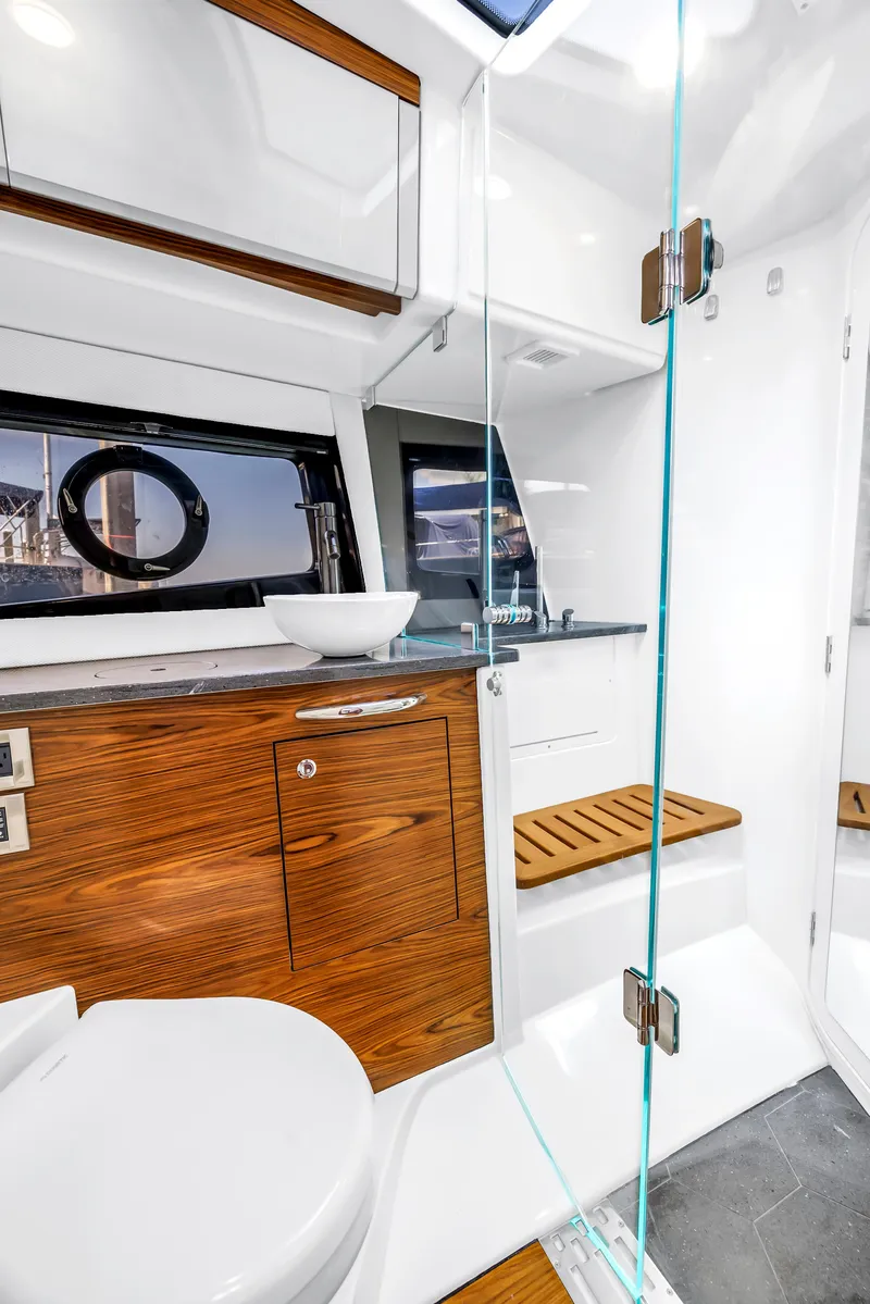 Slide: The Image of Boston Whaler 405 Conquest 2023 - 53